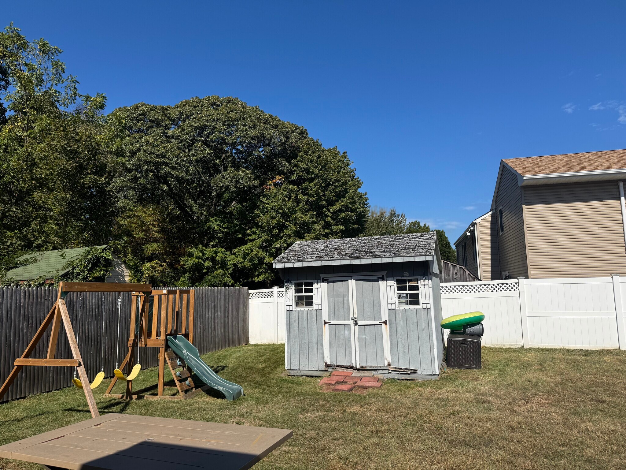 Building Photo - 1239 August Rd