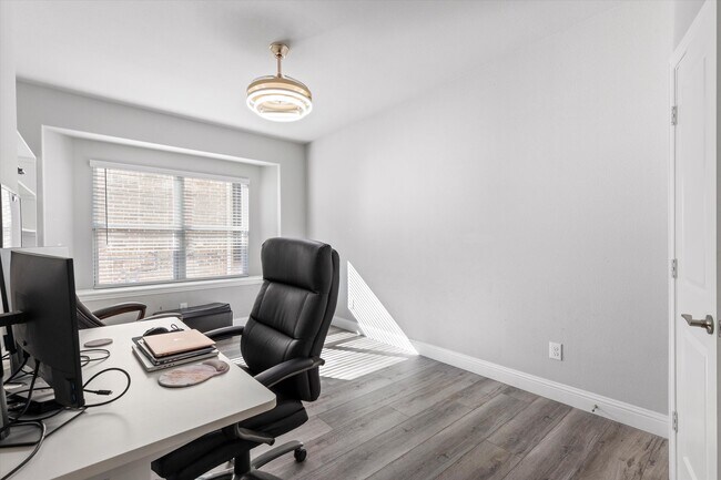 Building Photo - 1412 Summer Ln