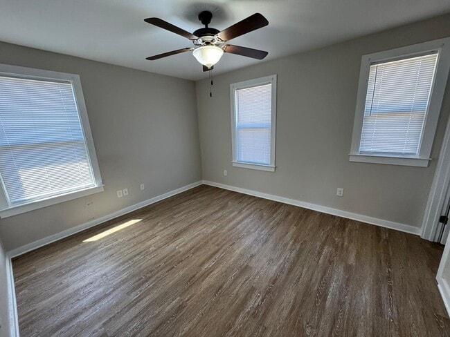 Building Photo - 1905 Grayson St