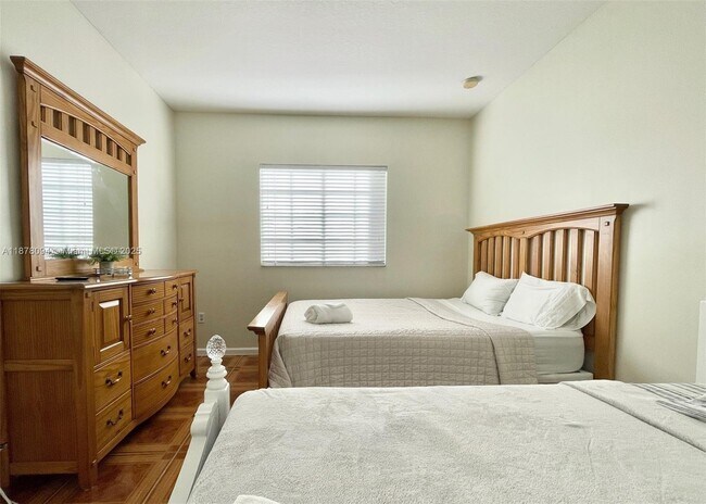 Building Photo - 1351 SW 154th Ct