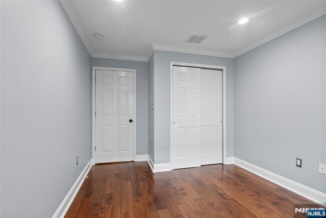 Building Photo - 169 Price 169
