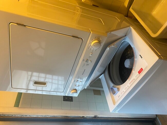 Building Photo - 156 Park Pl