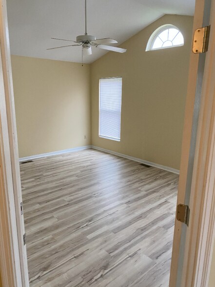 Building Photo - 9939 Voyager Ln