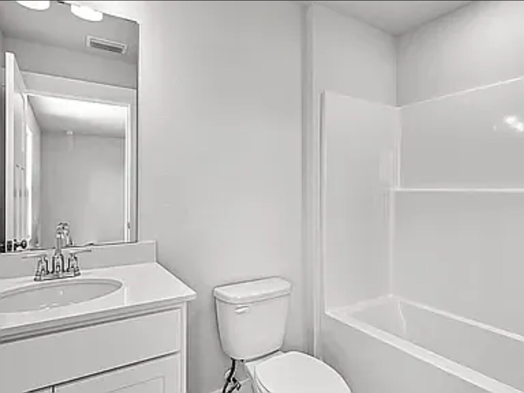 Building Photo - 5583 Clarity St