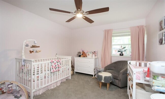 Building Photo - 5923 Dawnridge Dr