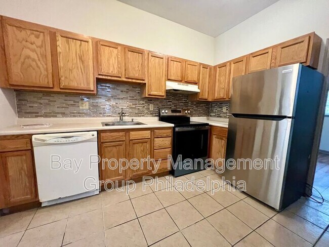 Building Photo - 1631 Edgley St