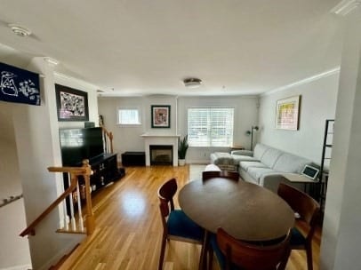 Building Photo - 26 Floyd St