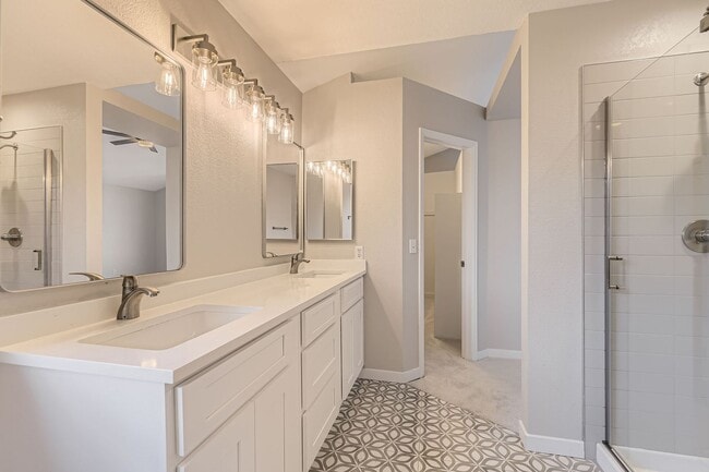 Building Photo - 4 bedroom, 2 1/2 bath home with attached 2...
