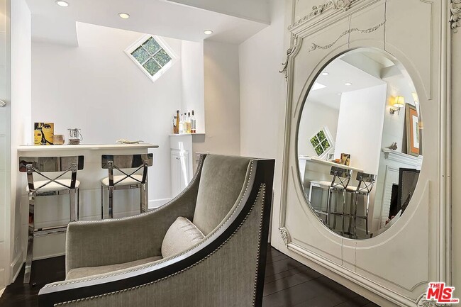 Building Photo - 111 S Glenroy Ave