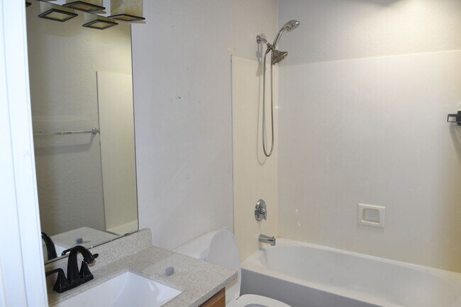 Building Photo - 13950 W Maui Ln