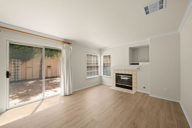 Building Photo - 3916 Promenade Way