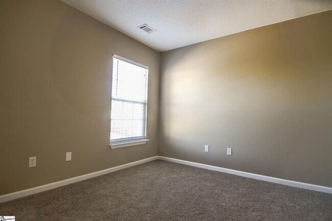 Building Photo - 8 Sunfield Ct