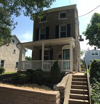 Building Photo - 231 E 6th Ave