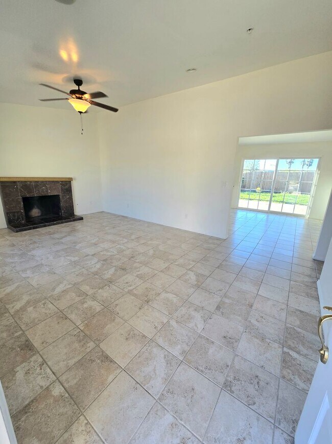 Building Photo - 14494 Cambridge St