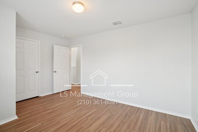 Building Photo - 6018 Upland View