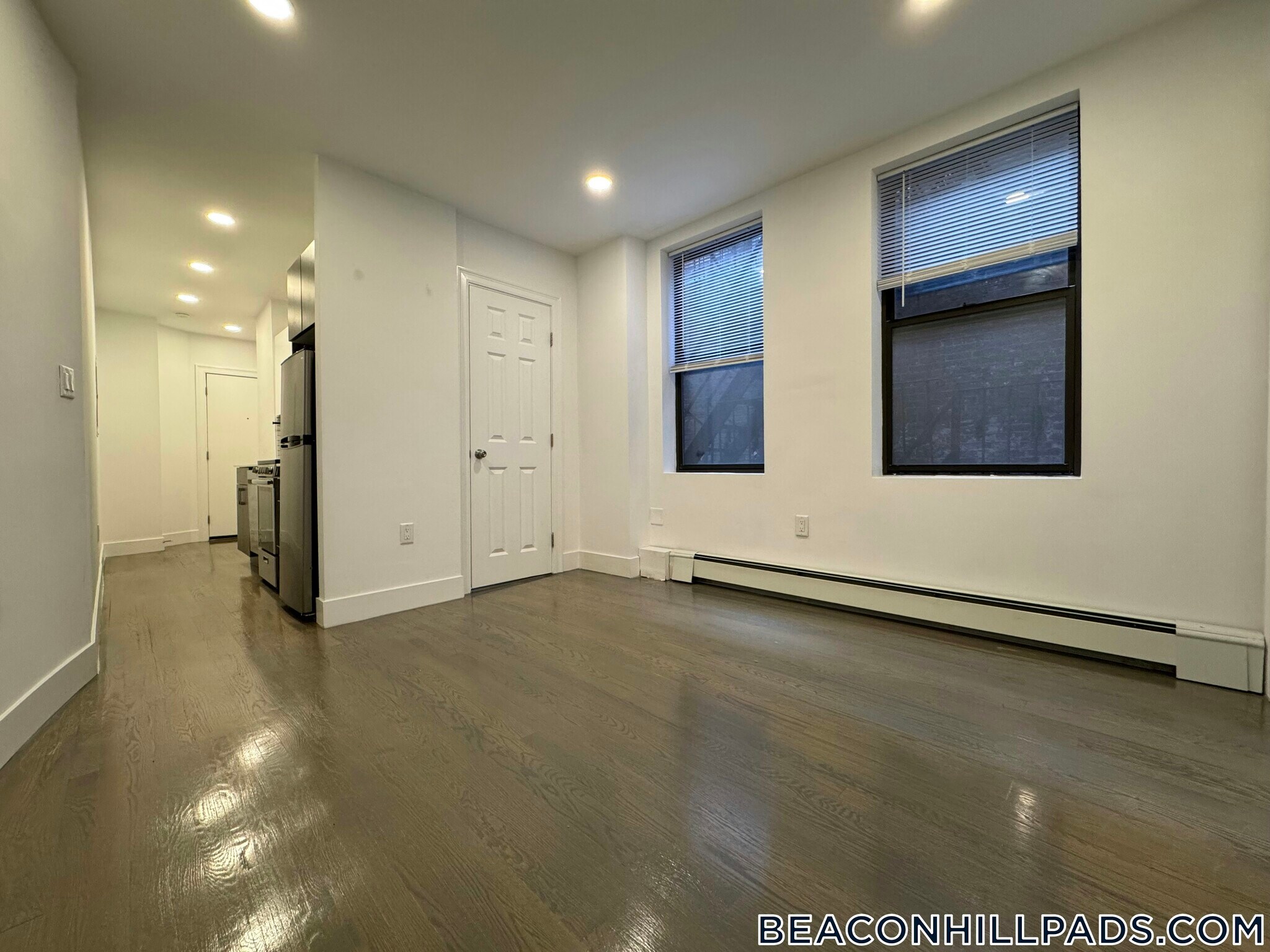 Building Photo - 44 Joy St