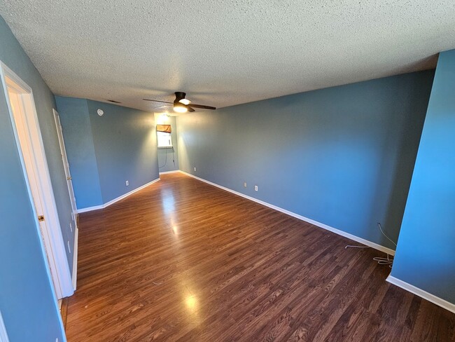 Building Photo - 2221 Collins Way