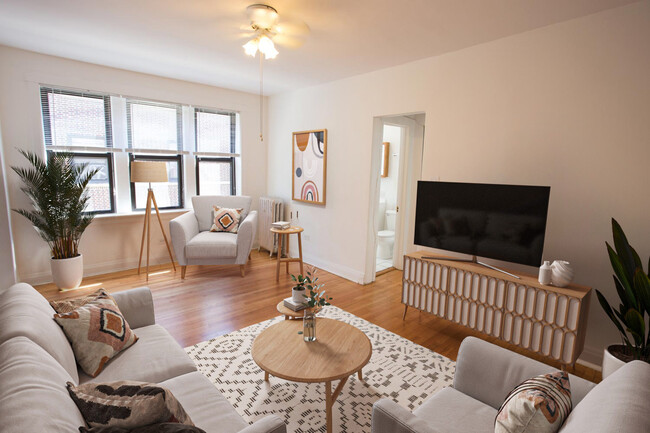 Dining/Living room - Ellis Court