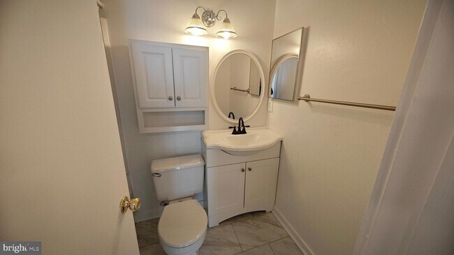 Building Photo - 9813 Hellingly Pl