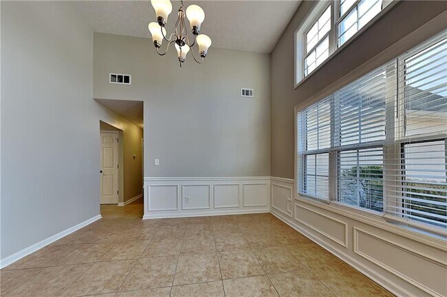 Building Photo - 917 Tucker Ln