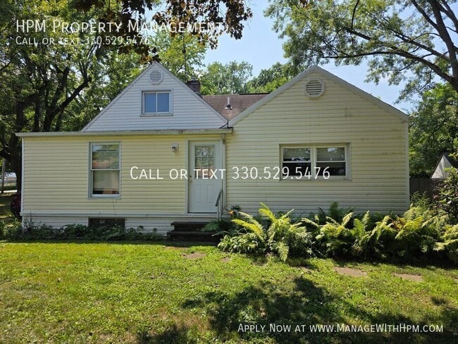 Building Photo - 2164 Penguin Dr
