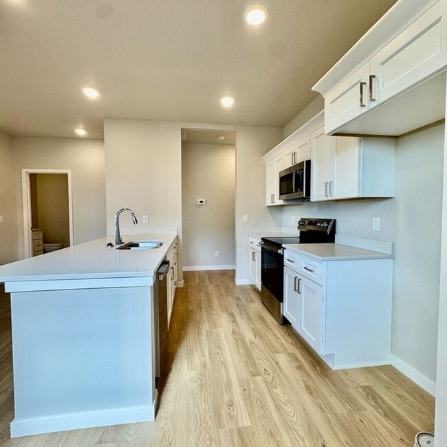 Building Photo - Beautiful Brand New Home!