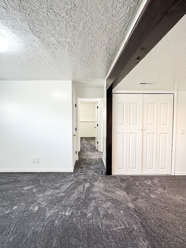 Building Photo - 6745 W 3860 S