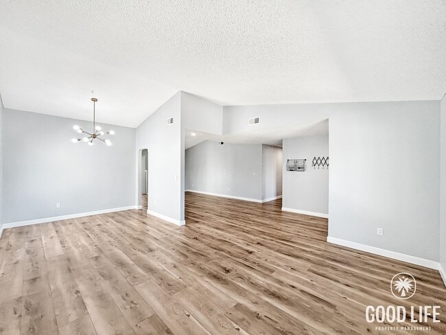 Building Photo - Beautiful 3BD/2BA w/ A/C, In-Unit Laundry, and 2-Car Attached Garage in San Carlos!