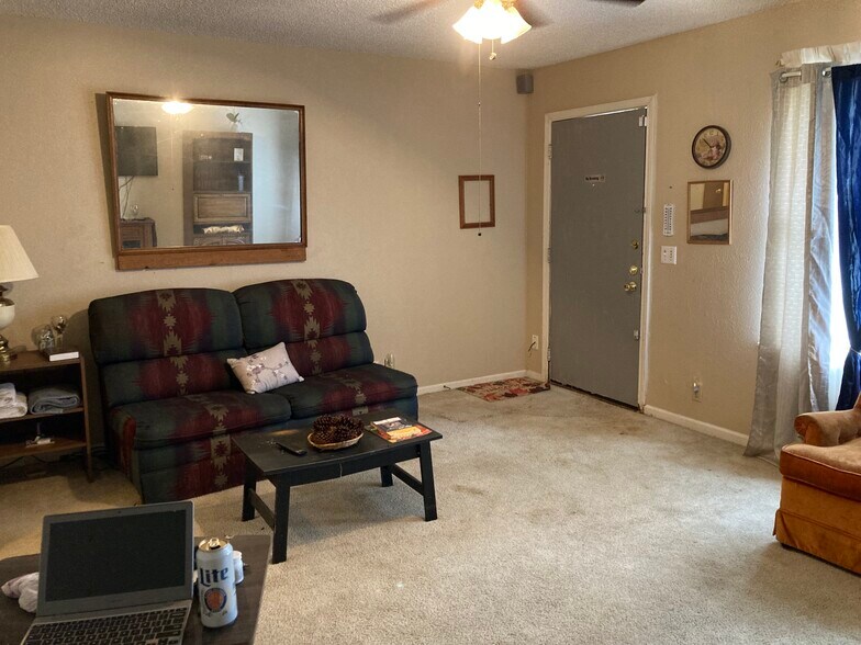 Living Room Suite B - 1607 City View Dr