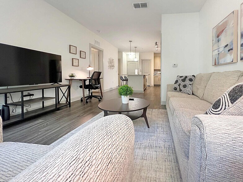 Building Photo - 2615 N Grady Ave