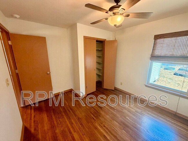 Building Photo - 4508 N Asbury Ave