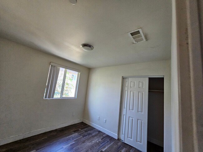 Building Photo - 23(1456,1458)