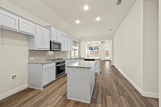 Building Photo - 1000 Mason St