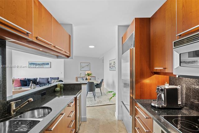 Building Photo - 901 Brickell Key Blvd