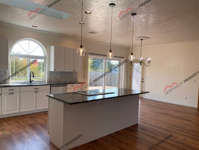 Building Photo - STATUS: *AVAILABLE* | R297 | $2600