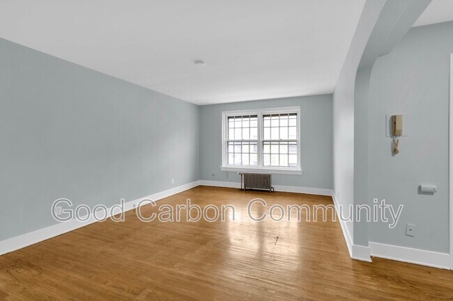 Building Photo - 19 Benwood Ave