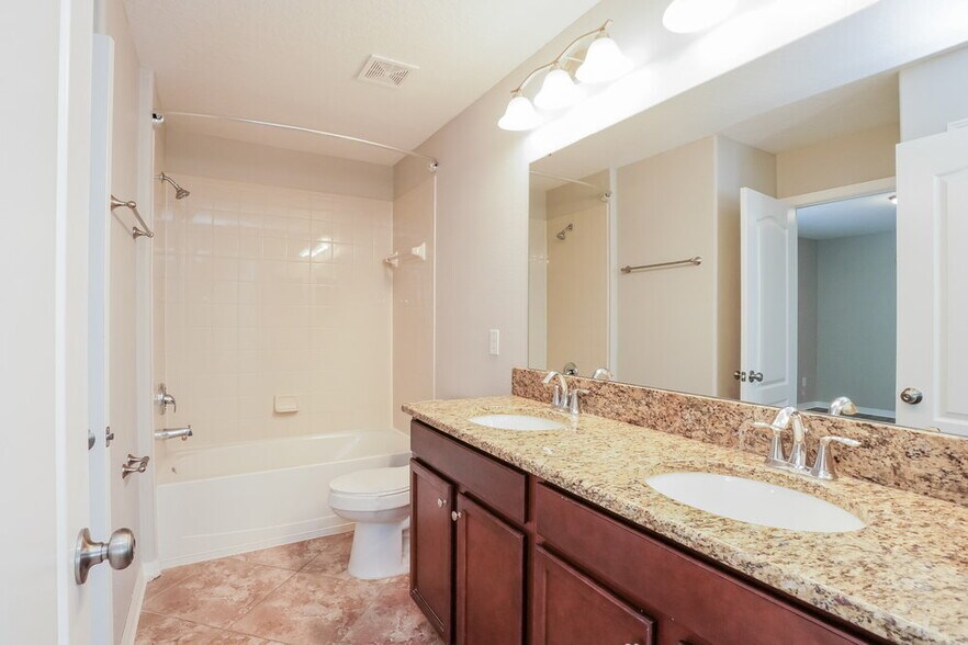 Building Photo - 6842 Little Blue Ln