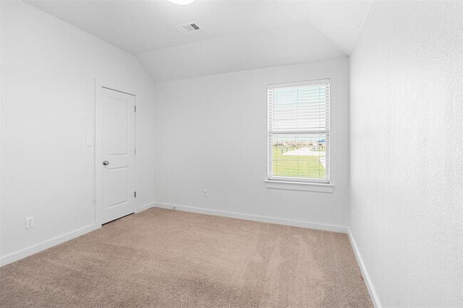 Building Photo - 121 Rangel Dr