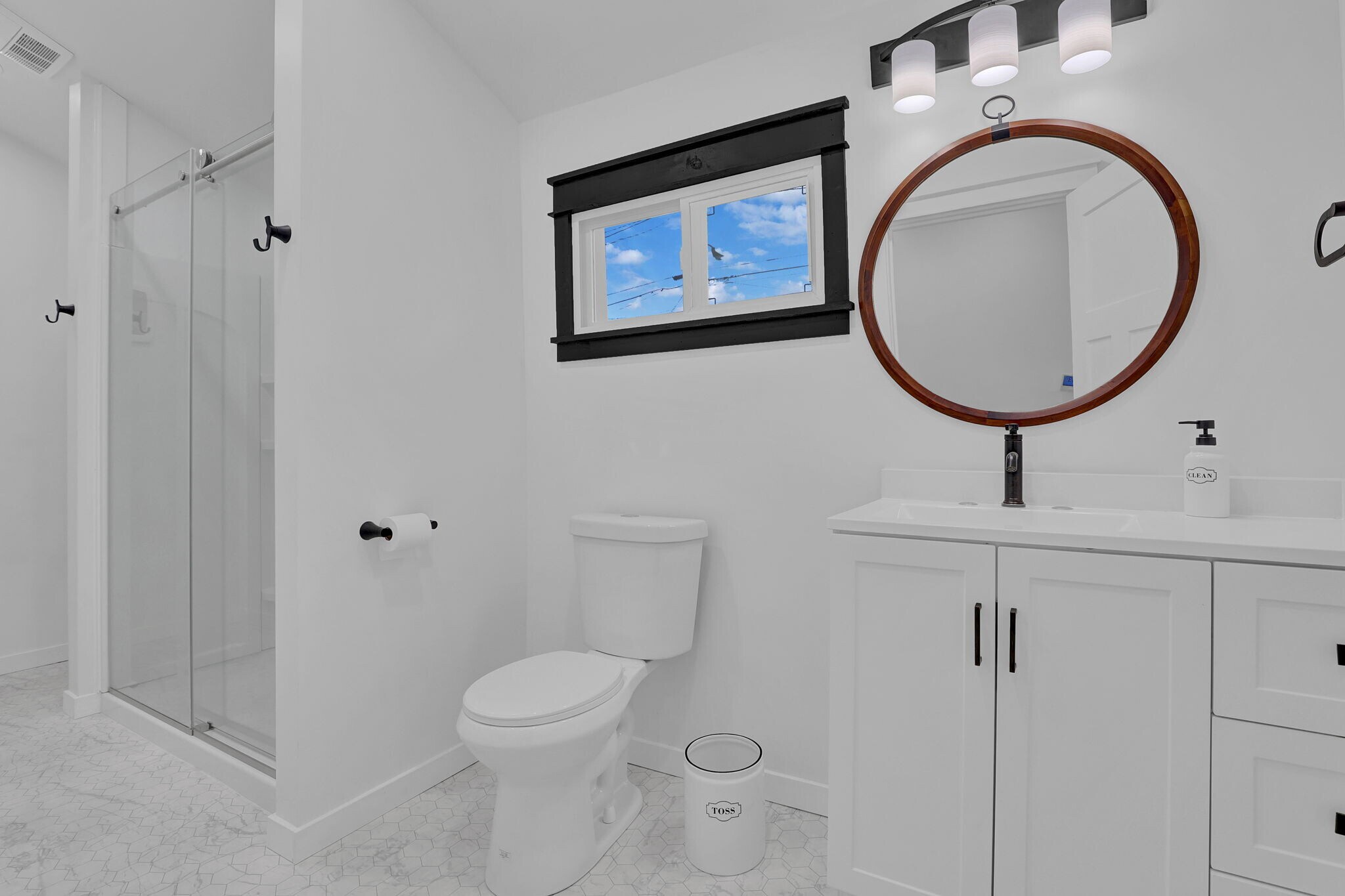 Building Photo - 119 N Ohio Ave