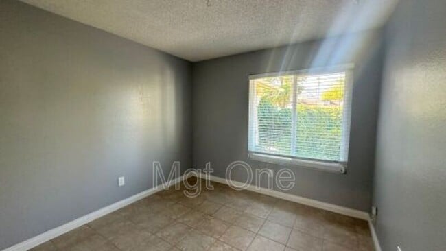 Building Photo - 1899 Dawn Ridge Dr