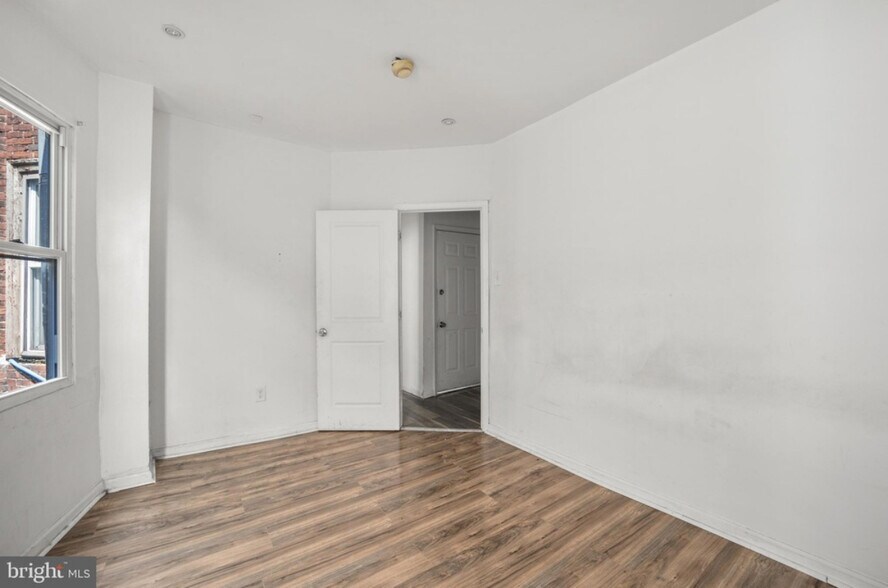 Building Photo - 5106 Parkside Ave