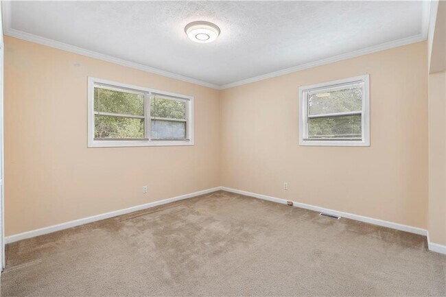 Building Photo - 4652 Patrick Dr