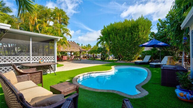 Building Photo - 150 Azalea St