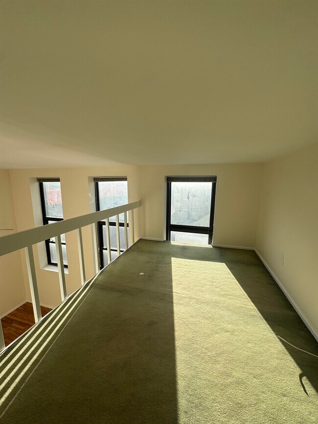 Building Photo - 80 Park Ave