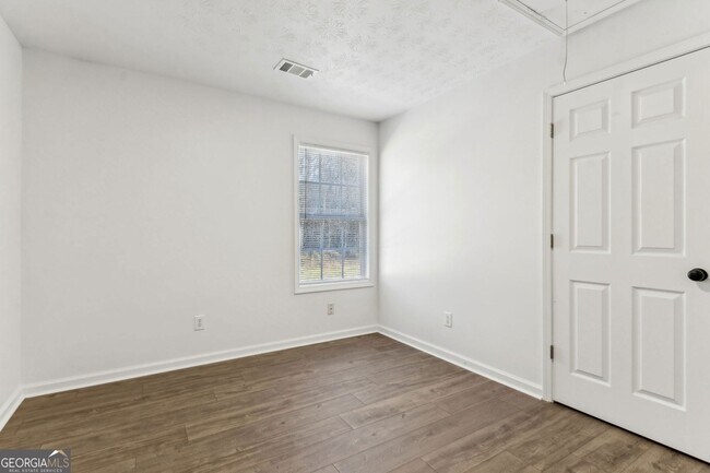 Building Photo - 410 Shenandoah Ct