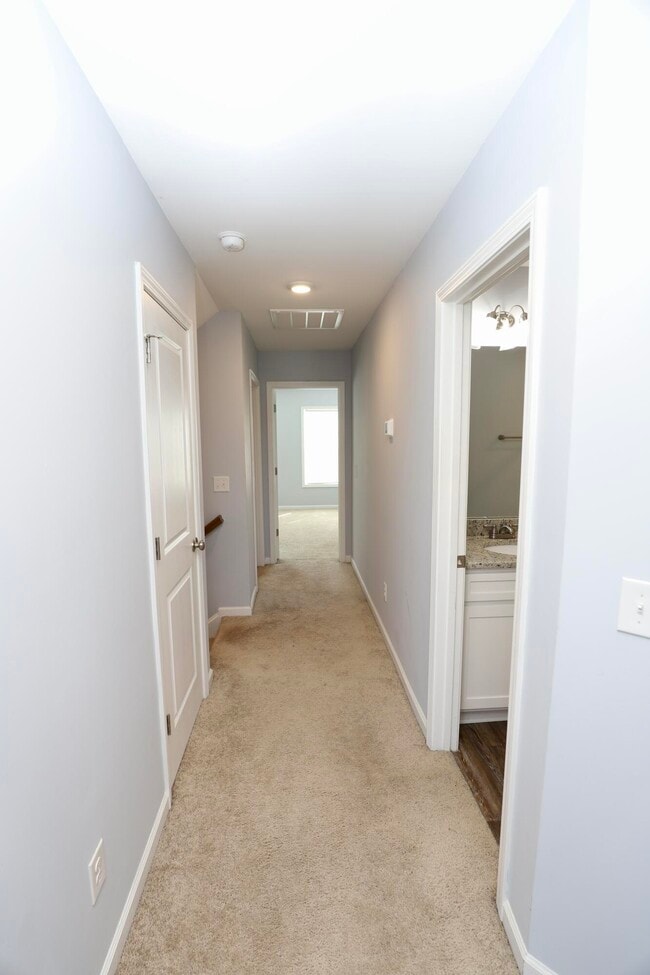 Building Photo - 1009 Providence Plantation Dr