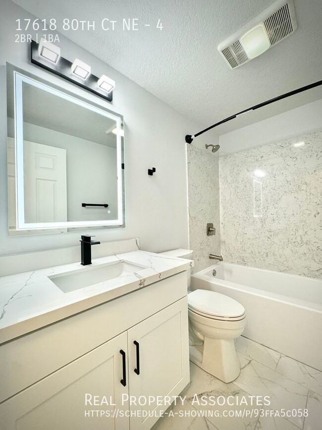 Building Photo - Gorgeous 2 Bed, 1 Bath Apartment – Fully R...