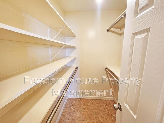 Building Photo - 5821 S Keomah St