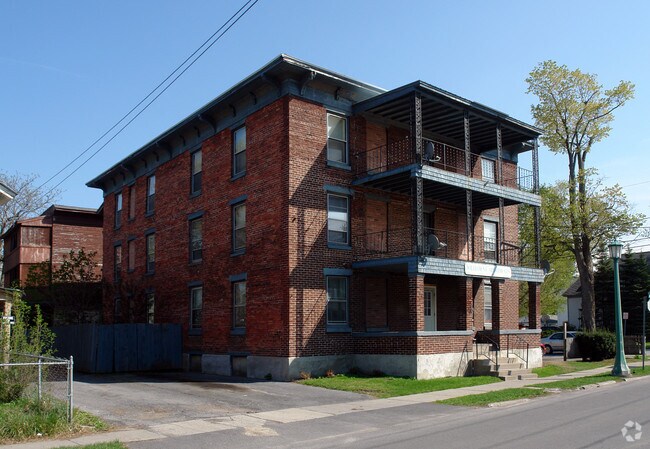 Building Photo - The Triumph