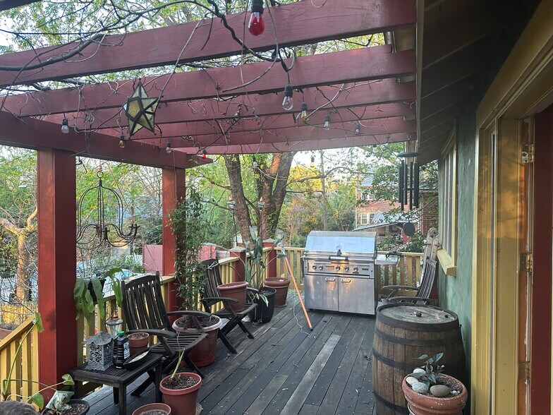 Deck - 1926 Kearny St NE